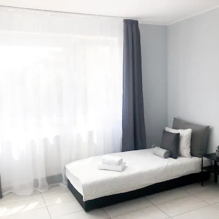 Goscinne Przy Molo Hotell *