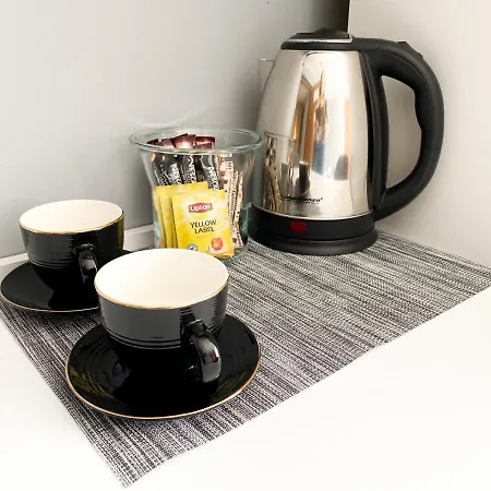 Goscinne Przy Molo Hotel *