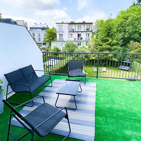 Goscinne Przy Molo Hotel *