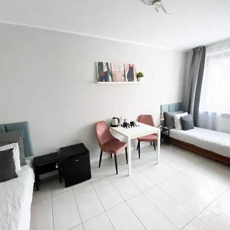 Goscinne Przy Molo Hotel *