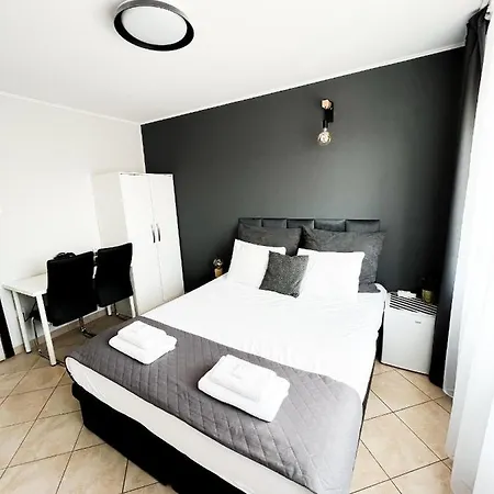 Goscinne Przy Molo Hotel