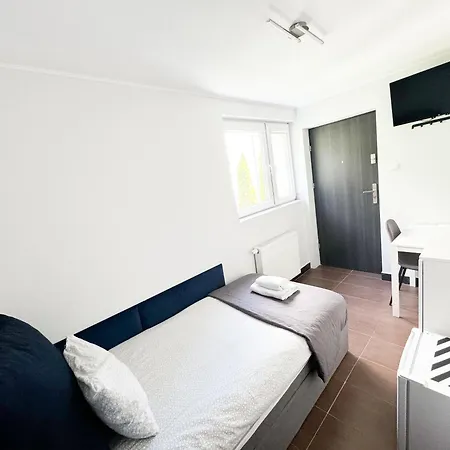 Goscinne Przy Molo Hotel *