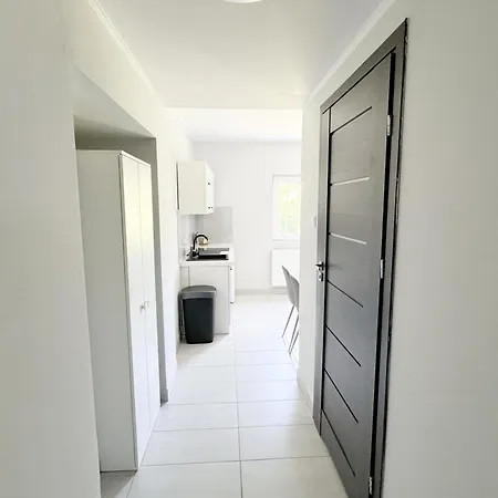 Goscinne Przy Molo Hotel *