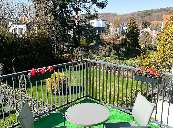 Goscinne Przy Molo Hotel